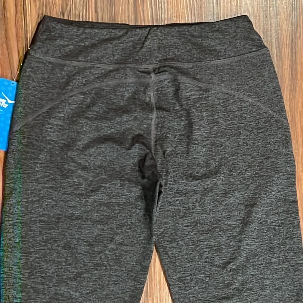 Hoka x Rabbit Performance Jogger - Picture 9 of 12